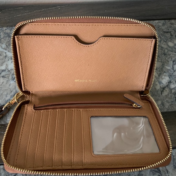 Michael Kors Tan Leather Wallet - Picture 2 of 2